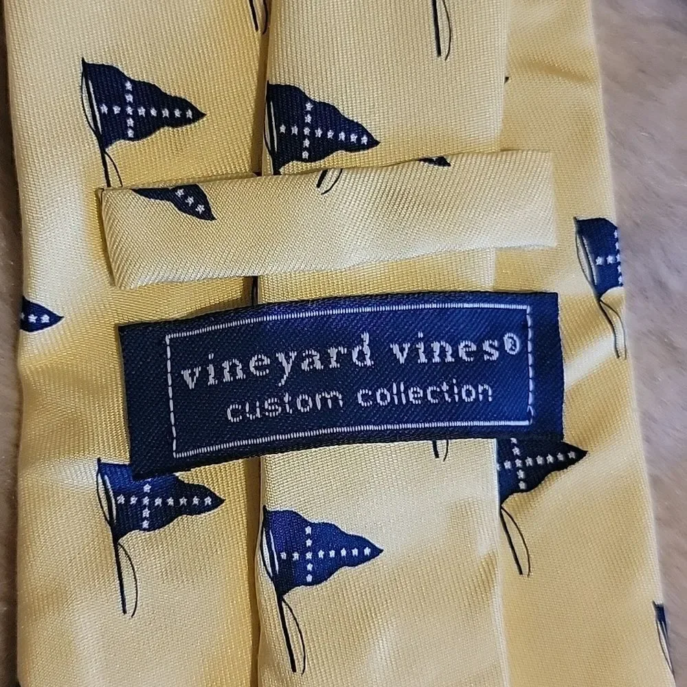 VINEYARD VINES SEAWANHAKA CORINTHIAN YACHT CLUB 100% SILK TIE